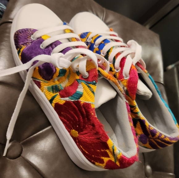 Shoes - Embroidered Shoes